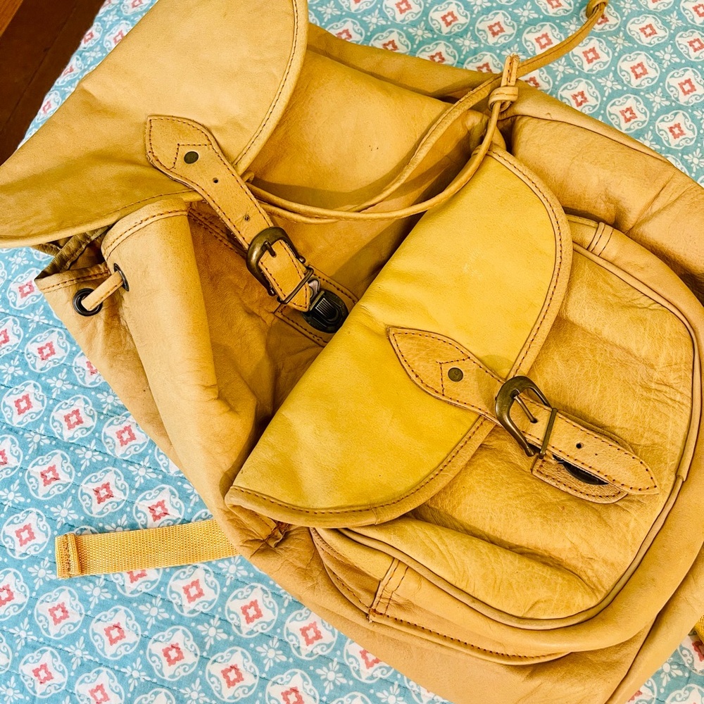 Beige book bag ✨